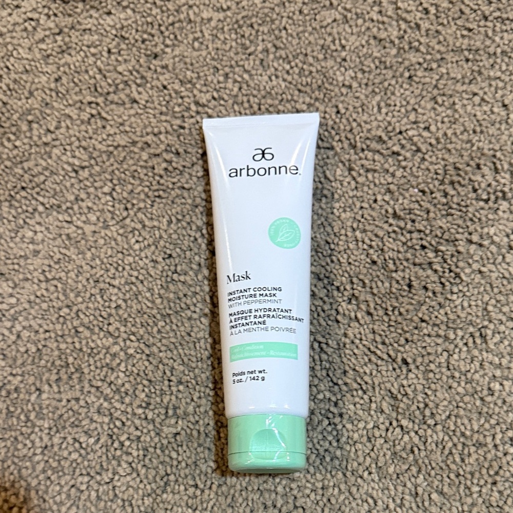 Arbonne Mint Refreshing Skincare Mask - White and Green